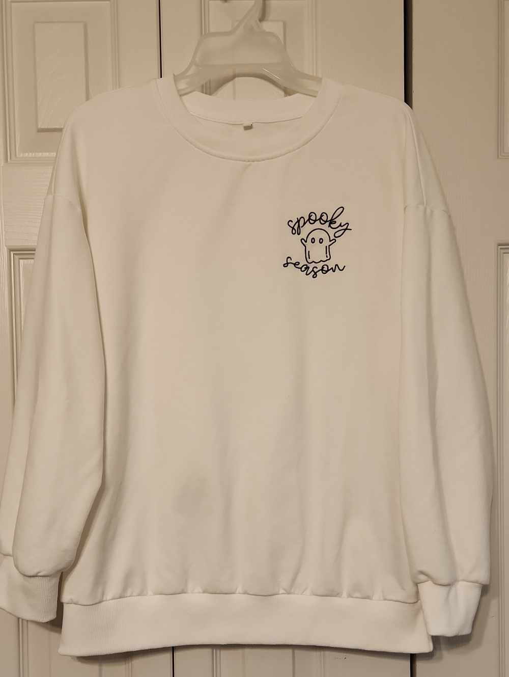 'Spooky Season' Embroidered Ghost Graphic Sweatshirt Size M